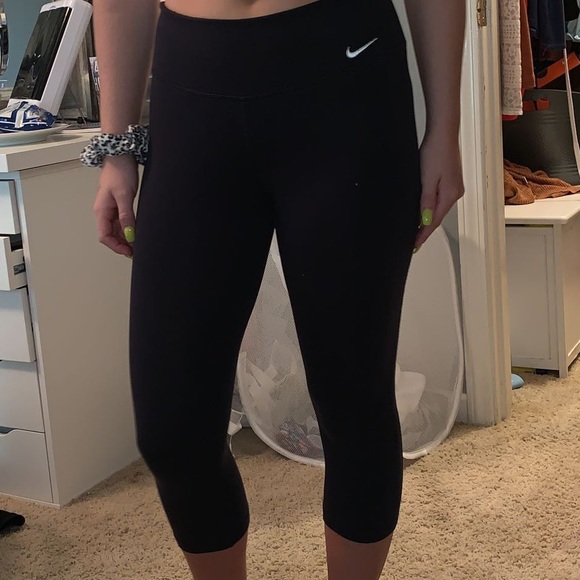 Crop Nike leggings - Picture 1 of 2